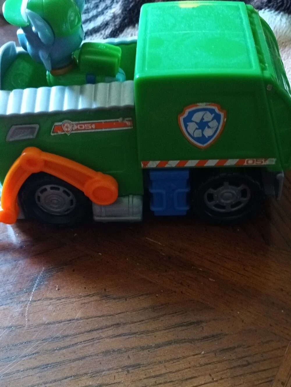 Paw Patrol Green Recycling Truck with Orange Scoop Arms and Removable Driver